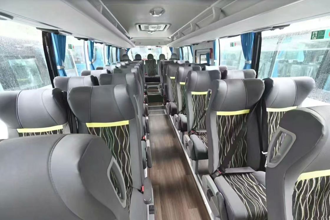 38 Seats 2023 Year Used Yutong Bus ZK6907D Diesel Engine RHD LHD Driver Steering Luxury Bus