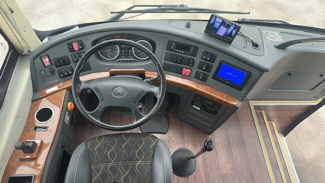 ব্যবহৃত ইউটং কোচ বাস 50 সিটার ওয়েচাই ট্যুর ডিজেল বিমানবন্দর গির্জা কমমটার স্কুল ইন্টারবার্ন ইন্টারসিটি বাস