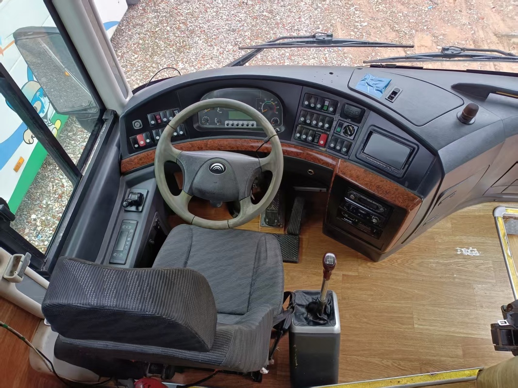 ব্যবহৃত ডাবল ডিফারেন্সিয়াল ইউটং কোচ বাস ৫৫ সিটের, দ্বিতীয় হ্যান্ড চার্চ আন্তঃনগর বিমানবন্দর স্কুল কমিউটার আন্তঃশহর বাস