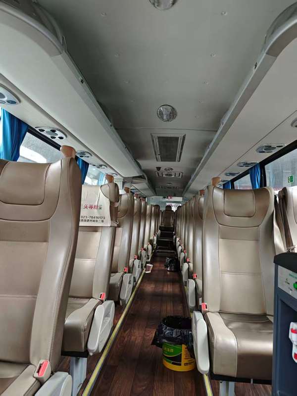 ব্যবহৃত ইউটোং কোচ বাস 55 সিটার ZK6122 সেকেন্ড হ্যান্ড চার্চ ইন্টারসিটি বিমানবন্দর স্কুল কমিউটার ইন্টারবার্ন বাস ওয়েচাই ইঞ্জিন