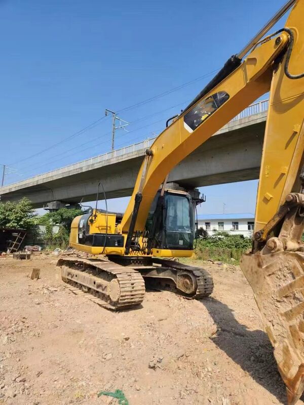 চমৎকার অবস্থায় ব্যবহৃত ট্র্যাক করা এক্সকাভেটর চাইনিজ ব্র্যান্ড ২১.৬৯ টন ধারণক্ষমতা ১ ঘনমিটার রেট করা শক্তি ১০৪ কিলোওয়াট নির্মাণ কাজের জন্য