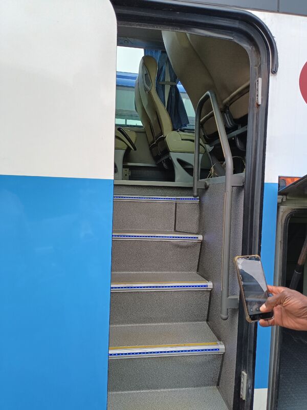 ব্যবহৃত কোচ বাস কিং-লং XMQ6129 ইউচাই ইউরো৫ লিফ স্প্রিং ৫৪ সিট ২০২১ সালের বিলাসবহুল পরিবহন শীতাতপ নিয়ন্ত্রিত শাটল বা দীর্ঘ দূরত্বের জন্য