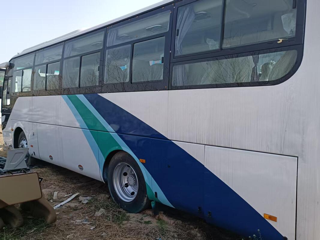 39 Seater Used Yuton-g Bus City Bus with 2+2 Seat Layout and Custom Made Paint for Passenger Transport