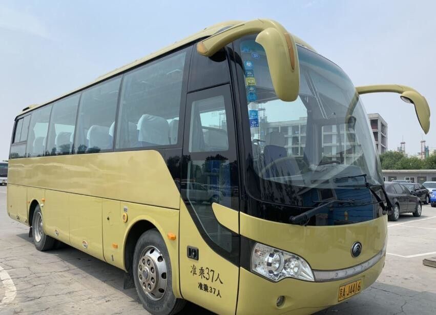 2017 বছরের ব্যবহৃত বাণিজ্যিক বাস / ZK6888 37 আসন ব্যবহৃত কোচ বাস 8774 মিমি বাসের দৈর্ঘ্য
