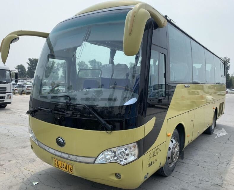 2017 বছরের ব্যবহৃত বাণিজ্যিক বাস / ZK6888 37 আসন ব্যবহৃত কোচ বাস 8774 মিমি বাসের দৈর্ঘ্য