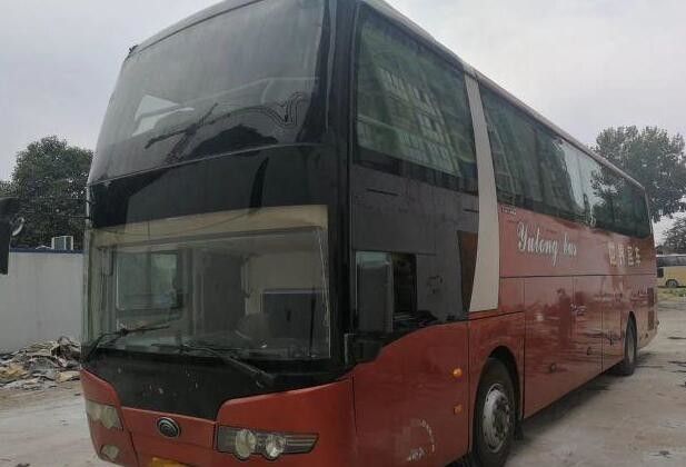 2013 বছর ব্যবহৃত ইউটং বাস Zk6125 মডেল বাস নিরাপদ এয়ারব্যাগ / টয়লেট সঙ্গে 57 আসন