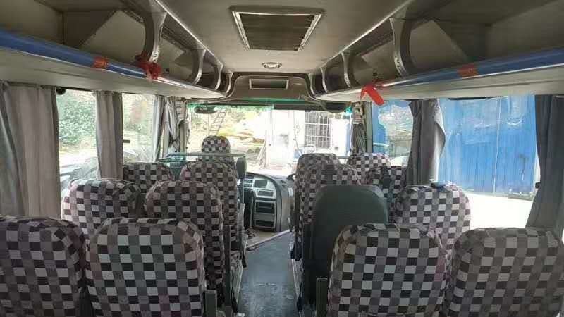 8 মি দৈর্ঘ্যের ইউটং ZK6809 মডেল ব্যবহৃত কোচ বাস 33 আসনের হেভি ডিউটি ​​2018 সাল