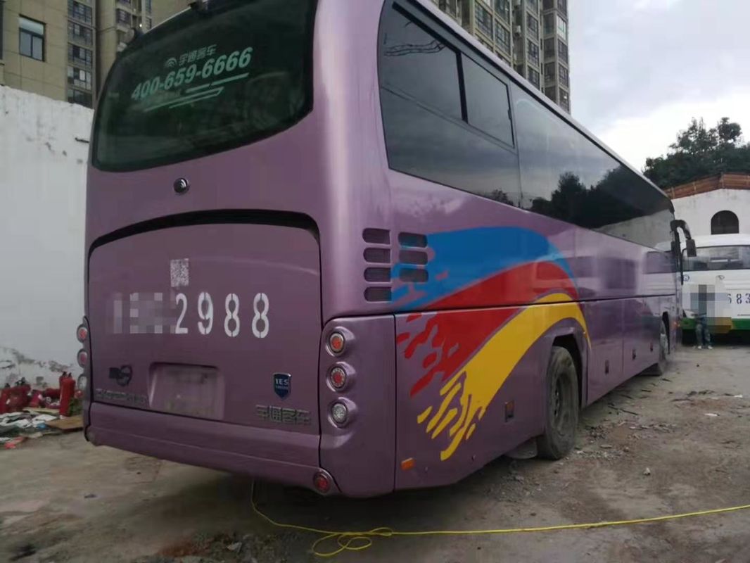 বাম হাতের স্টিয়ারিং 55 সিটার বাস ব্যবহার করা হয়েছে 2011 বছর 6120HY19 চামড়ার আসনগুলির সাথে বেগুনি