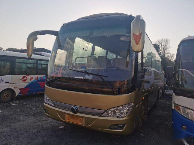 8.7 মি দৈর্ঘ্য 37 আসন ইউটং ZK6878 ব্যবহৃত যাত্রীবাহী বাসের একক দরজা LHD