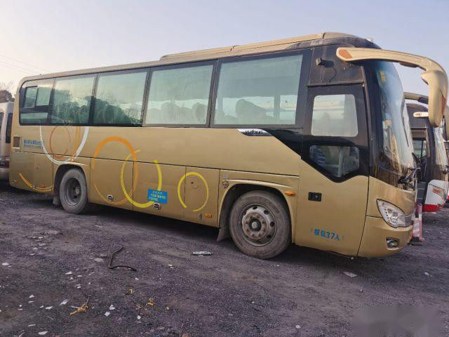 8.7 মি দৈর্ঘ্য 37 আসন ইউটং ZK6878 ব্যবহৃত যাত্রীবাহী বাসের একক দরজা LHD