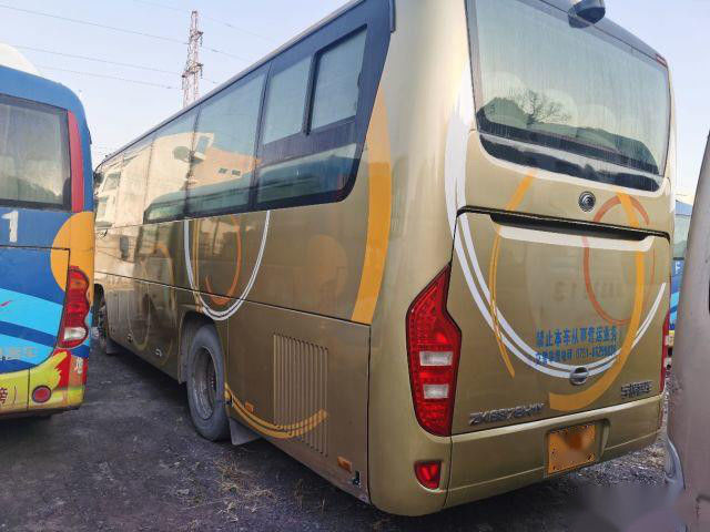 8.7 মি দৈর্ঘ্য 37 আসন ইউটং ZK6878 ব্যবহৃত যাত্রীবাহী বাসের একক দরজা LHD
