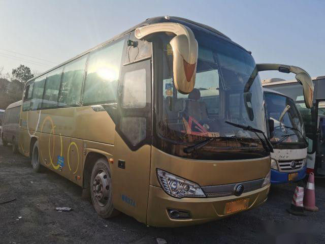 8.7 মি দৈর্ঘ্য 37 আসন ইউটং ZK6878 ব্যবহৃত যাত্রীবাহী বাসের একক দরজা LHD