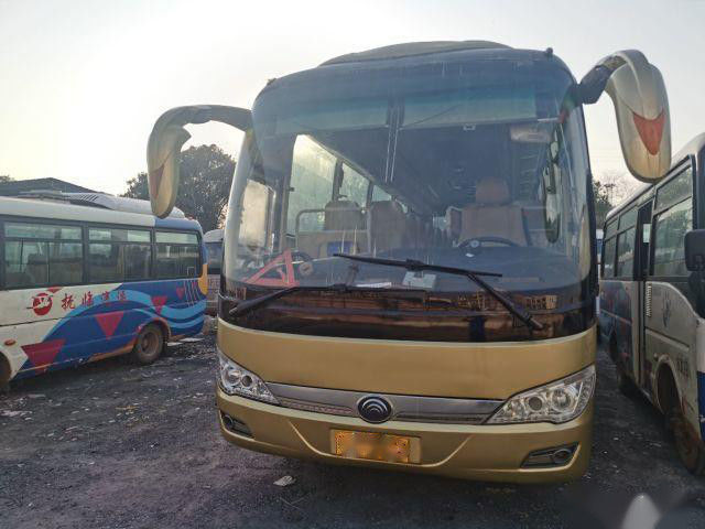 8.7 মি দৈর্ঘ্য 37 আসন ইউটং ZK6878 ব্যবহৃত যাত্রীবাহী বাসের একক দরজা LHD