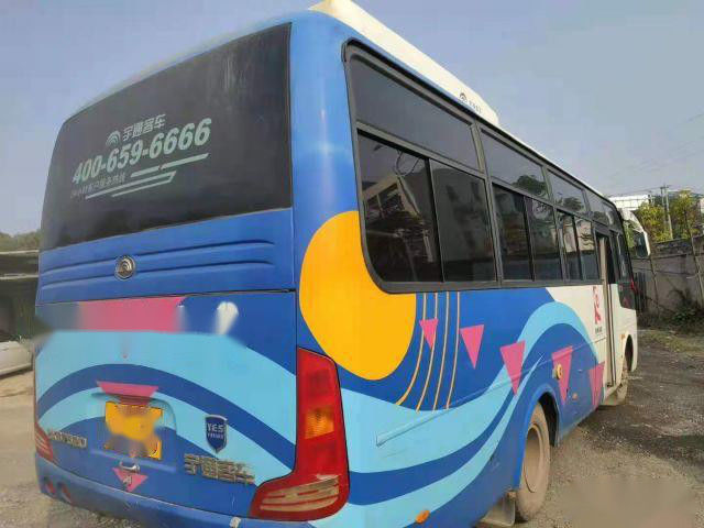 ISO Yutong ZK6752D 29 আসনের LHD ব্যবহৃত যাত্রীবাহী বাস ইস্পাত চেসিস একক দরজা