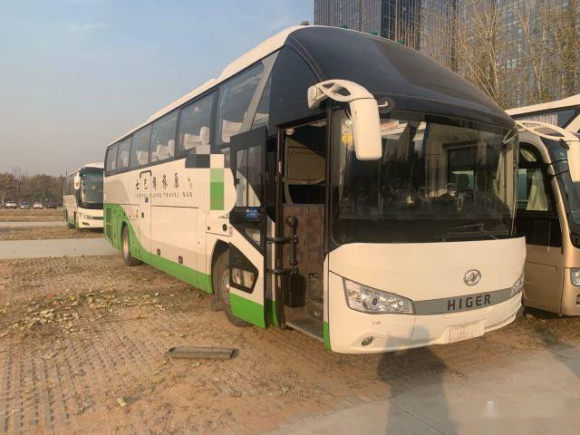 ব্যবহৃত কোচ বাস 50 সিট KLQ6122 ডাব্লুপি রিয়ার ইঞ্জিনের জন্য ব্যবহৃত হাইগার বাস