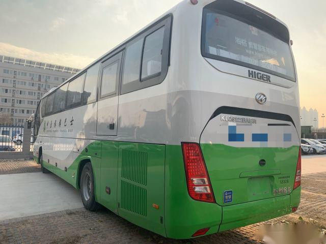 ব্যবহৃত কোচ বাস 50 সিট KLQ6122 ডাব্লুপি রিয়ার ইঞ্জিনের জন্য ব্যবহৃত হাইগার বাস