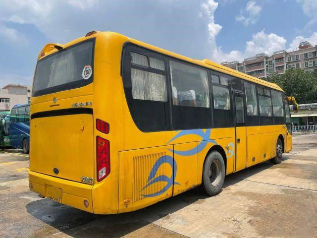 ব্যবহৃত Kinglong বাস XMQ6110 রিয়ার ইঞ্জিন ব্যবহৃত কোচ বাস ডাবল ডোর 50 আসন ইউরো IV এয়ারব্যাগ চ্যাসি