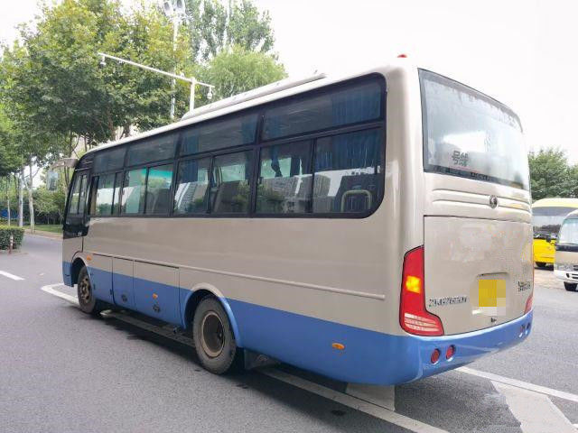 2014 বছর 30 আসনের ব্যবহৃত বাস ব্যবহৃত ইউটং বাস ZK6752D সামনের ইঞ্জিন সহ পর্যটনের জন্য ব্যবহৃত কোচ বাস