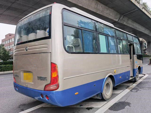 2014 বছর 30 আসনের ব্যবহৃত বাস ব্যবহৃত ইউটং বাস ZK6752D সামনের ইঞ্জিন সহ পর্যটনের জন্য ব্যবহৃত কোচ বাস