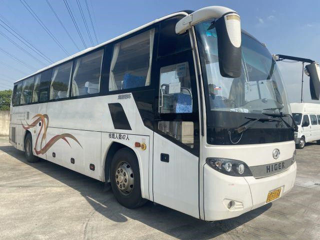 ডাবল ডোর ব্যবহার করা হয়েছে 47 আসনের হাইগার কোচ বাস ব্যবহৃত LHD KLQ6115 Yuchai ইঞ্জিন