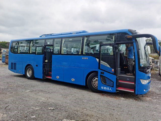 কিংলং ব্যবহৃত বাস XMQ6110 Hiace বাস টয়োটা 48 আসন বিক্রয়ের জন্য দাম ডাবল দরজা