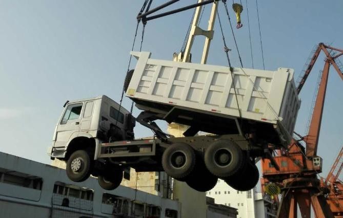 খনির পরিবহনের জন্য একেবারে নতুন HOWO 8x4 371HP 25CBM ডাম্প ট্রাক
