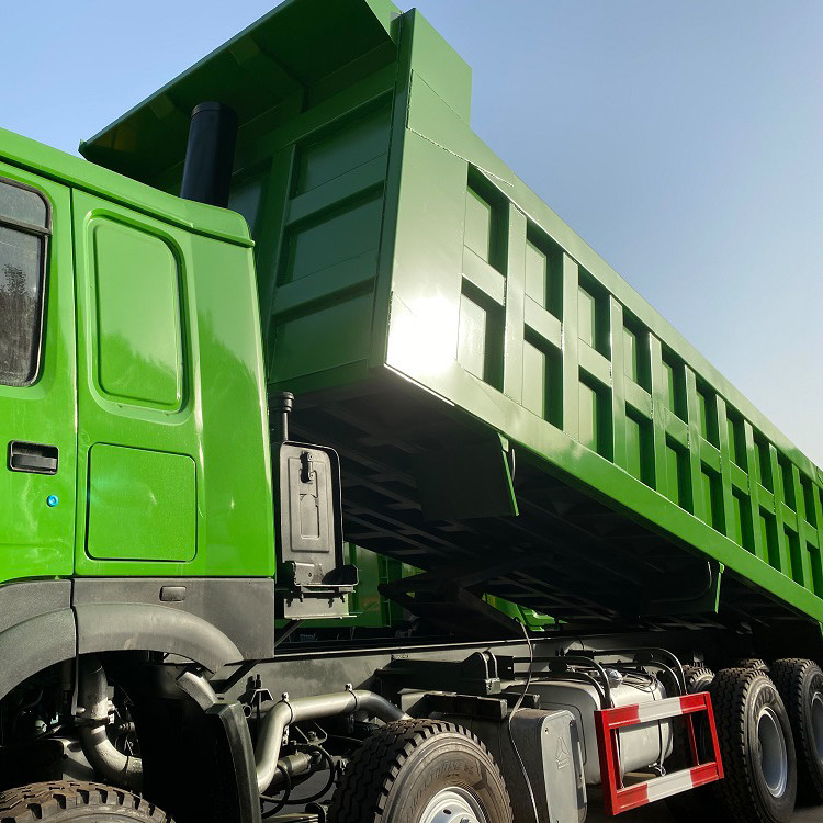 ব্যবহৃত Howo Sinotruk ড্রম্প ট্রাক 8x4 ড্রাইভ মোড সেকেন্ড হ্যান্ড Howo 375 Hp টিপার ট্রাক