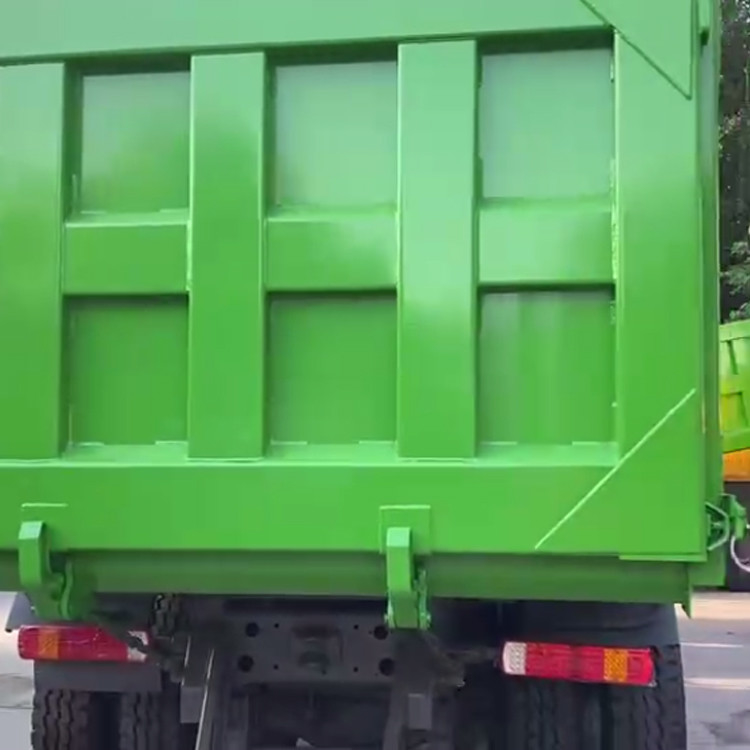 ব্যবহৃত Howo Sinotruk ড্রম্প ট্রাক 8x4 ড্রাইভ মোড সেকেন্ড হ্যান্ড Howo 375 Hp টিপার ট্রাক