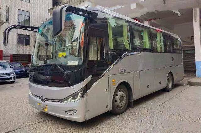 Yutong ব্যবহৃত বাস ZK6907 কোচ বাস লাক্সারি অফ 2021 39 আসনের Yutong বাসের দাম ডিজেল এয়ারব্যাগ চেসিস