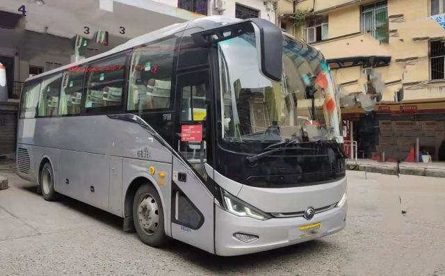 Yutong ব্যবহৃত বাস ZK6907 কোচ বাস লাক্সারি অফ 2021 39 আসনের Yutong বাসের দাম ডিজেল এয়ারব্যাগ চেসিস