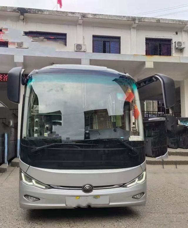 Yutong ব্যবহৃত বাস ZK6907 কোচ বাস লাক্সারি অফ 2021 39 আসনের Yutong বাসের দাম ডিজেল এয়ারব্যাগ চেসিস