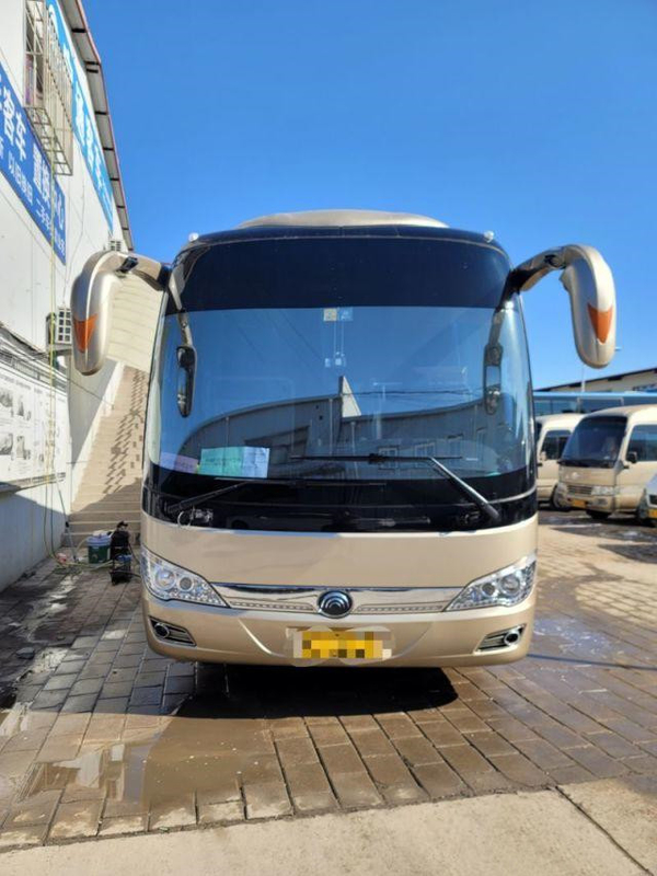 বাস Youtong Zk6908 বাস প্যাসেঞ্জার কাউন্টার 38 আসনের ট্যুরিস্ট বাস কোচ ইউচাই 270kw ইঞ্জিন