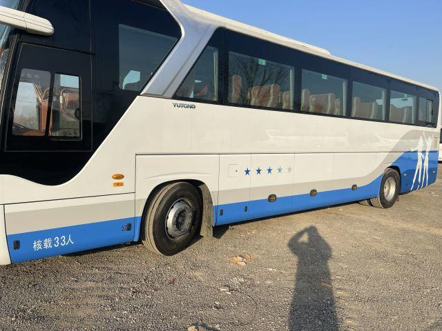 2 অক্ষ ব্যবহৃত প্যাসেঞ্জার ইউটং বাস বিলাসবহুল 33 আসনের ইঞ্জিন ডাবল ডোর এয়ারব্যাগ