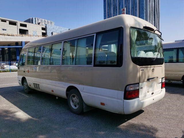 Toyota Coaster Used Bus with full Equipment 20 সীট ব্যবহৃত মিনি বাস 2012 সালে Sliding Window Gasoline Munual Bus