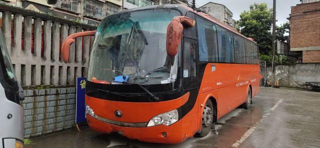 2014 সালে ব্যবহৃত ইউটং ট্যুর বাস ZK6998 ব্যবহৃত 39 আসনের ডিজেল ইউচাই ইঞ্জিন কোচ বাস ব্যবহৃত আন্তঃনগর বিলাসবহুল বাস