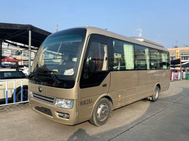 সেকেন্ড হ্যান্ড ইউটং ZK6728 বাসগুলি 2019 সালে সোনালি রঙের ইউচাই ইঞ্জিন বাস 28 যাত্রী কোচ বাস ব্যবহার করেছে