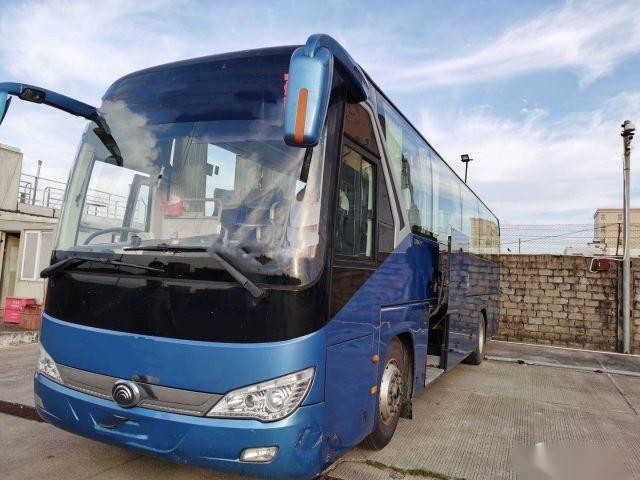 বাম স্টিয়ারিং Yutong 49 আসন ZK6110 2য় হাত বাস বাম স্টিয়ারিং দুই দরজা পিছনের ইঞ্জিন