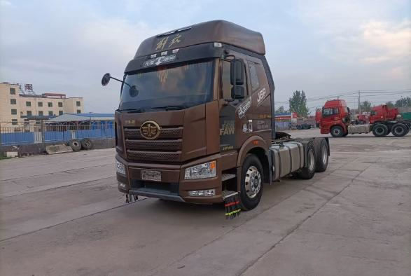 FAW J6P ট্রাক্টর ট্রাক 6*4 Xichai ইঞ্জিন 460hp ব্যবহৃত হর্স ট্রাক LHD/RHD