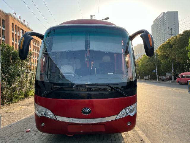রাইট হ্যান্ড ড্রাইভ বাস Yutong Zk6888 কোচ বাস বিলাসবহুল 39 আসনের সিটি বাস ইউচাই ইঞ্জিন