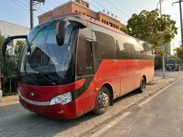 রাইট হ্যান্ড ড্রাইভ বাস Yutong Zk6888 কোচ বাস বিলাসবহুল 39 আসনের সিটি বাস ইউচাই ইঞ্জিন