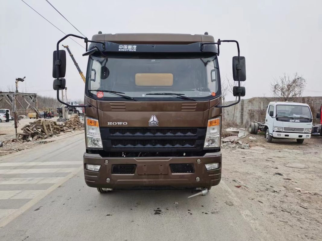 HOWO স্প্রিংকলার ওয়াটার ট্যাঙ্কার ১০০০০০ লিটার কামিন্স ইঞ্জিন ১৭০hp ৭.৩*২.৩*২.৭মি