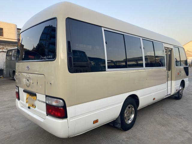 টয়োটা কোস্টার মিনি বাস 23সিট 2.7L ম্যানুয়াল গিয়ারবক্স 2TR কোস্টার বাস ইউরো III